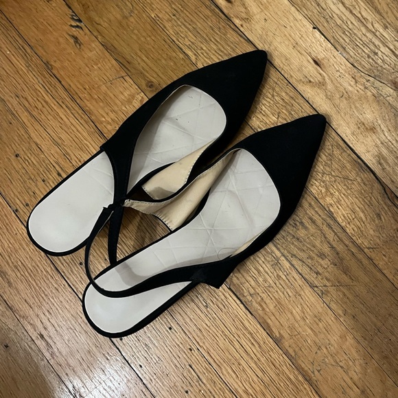 Super cute black slingback kitten heel!! - Picture 2 of 4